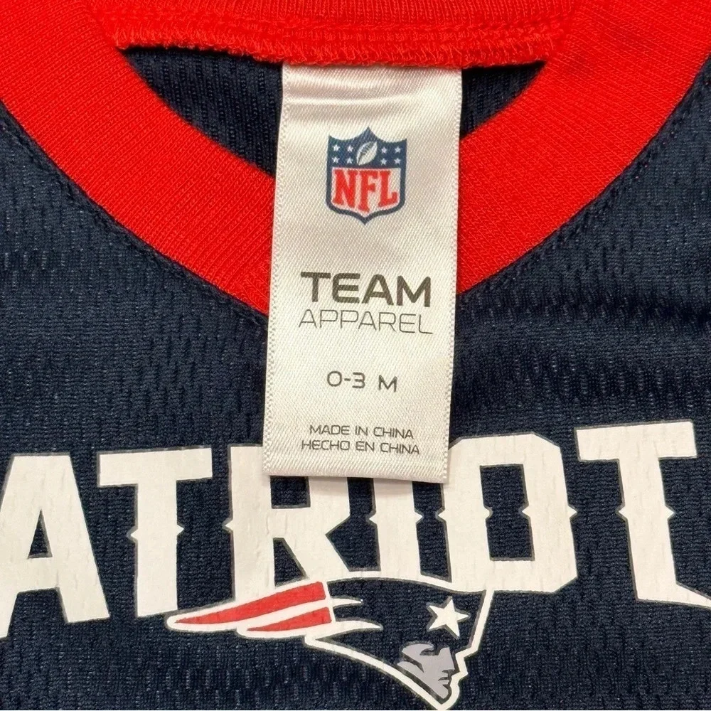 NFL TEAM APPAREL New England Patriots Bodysuit Size 0-3 month